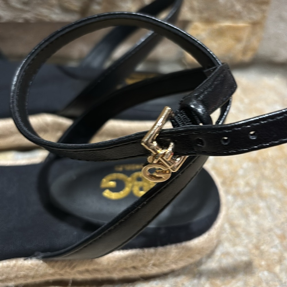 NEW- GBG Guess black espadrilles/mules - Picture 5 of 7